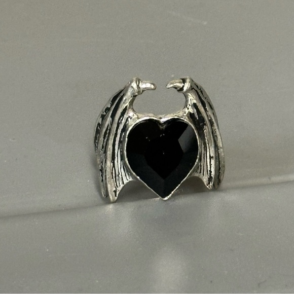 Alchemy England Gothic Bat Heart Ring - Picture 7 of 7